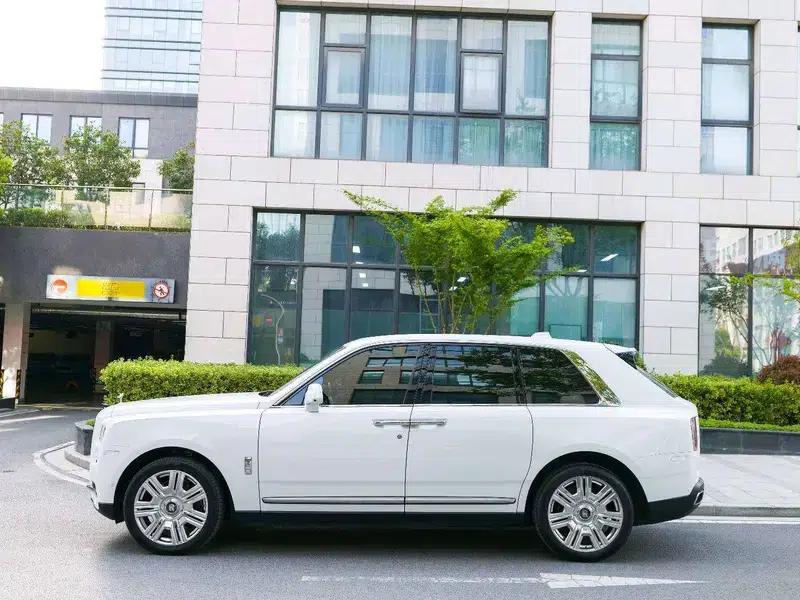 2024 Cullinan, four-seater version — миниатюра 3