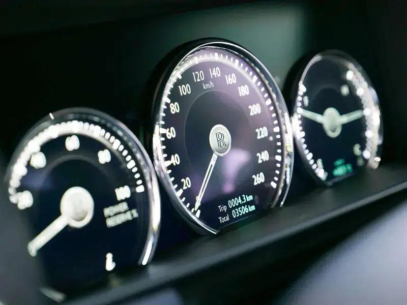 2024 Cullinan, four-seater version — миниатюра 9