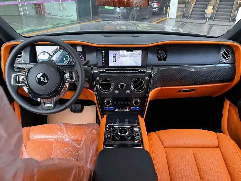 2024 Cullinan Black Badge — миниатюра 12