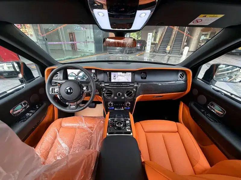 2024 Cullinan Black Badge — миниатюра 15