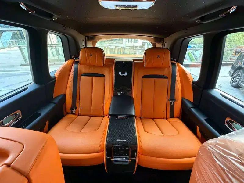 2024 Cullinan Black Badge — миниатюра 18