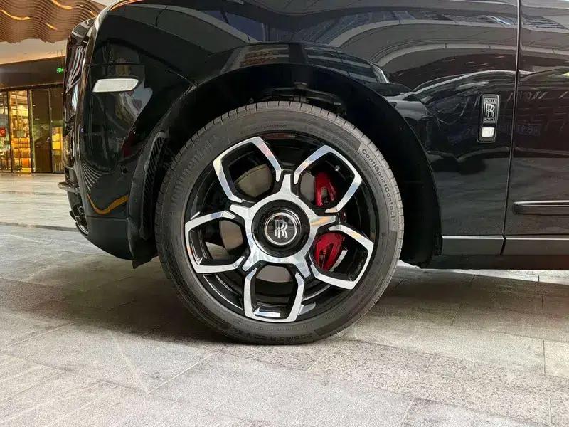 2024 Cullinan Black Badge — миниатюра 9