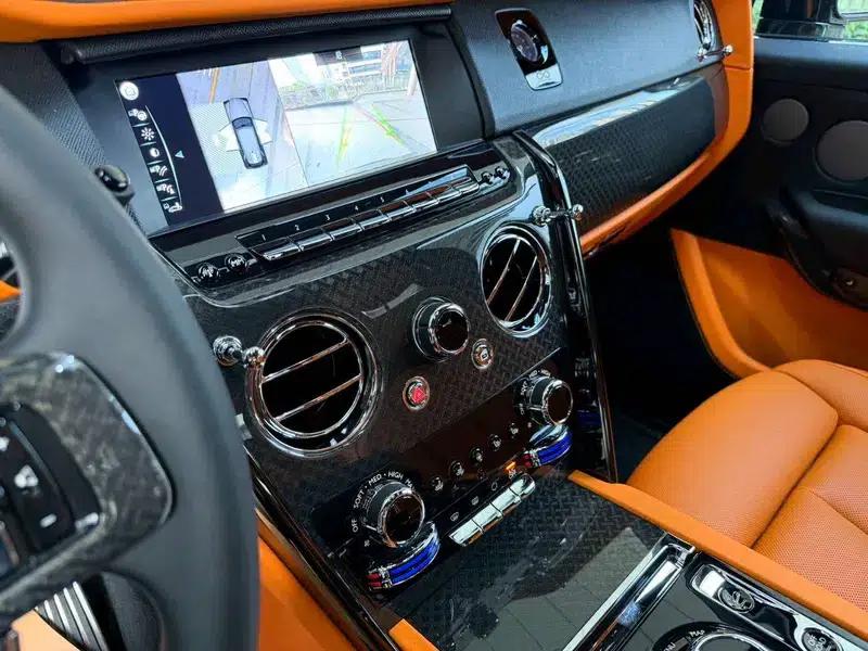 2024 Cullinan Black Badge — миниатюра 10