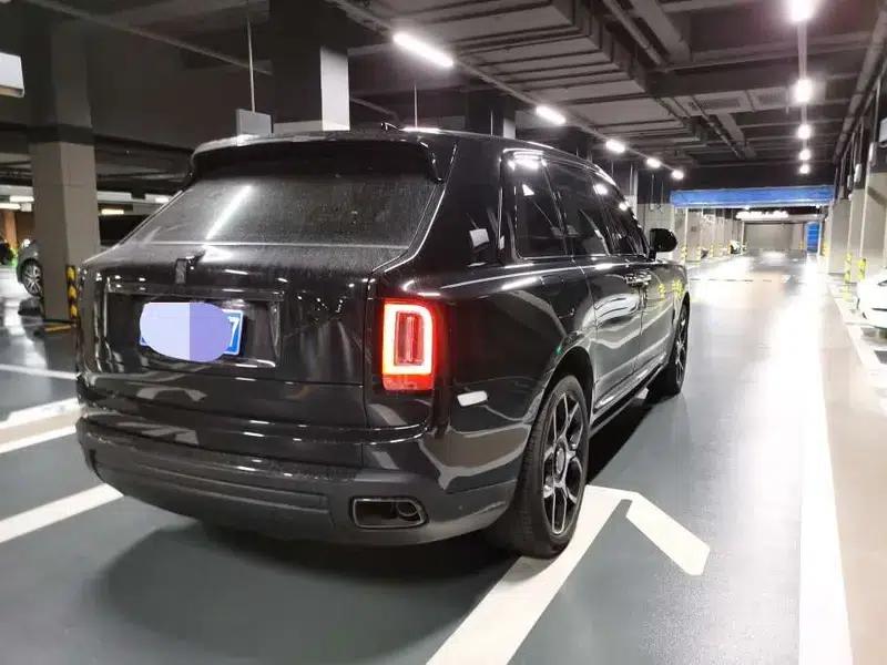 2024 Cullinan Black Badge — миниатюра 5