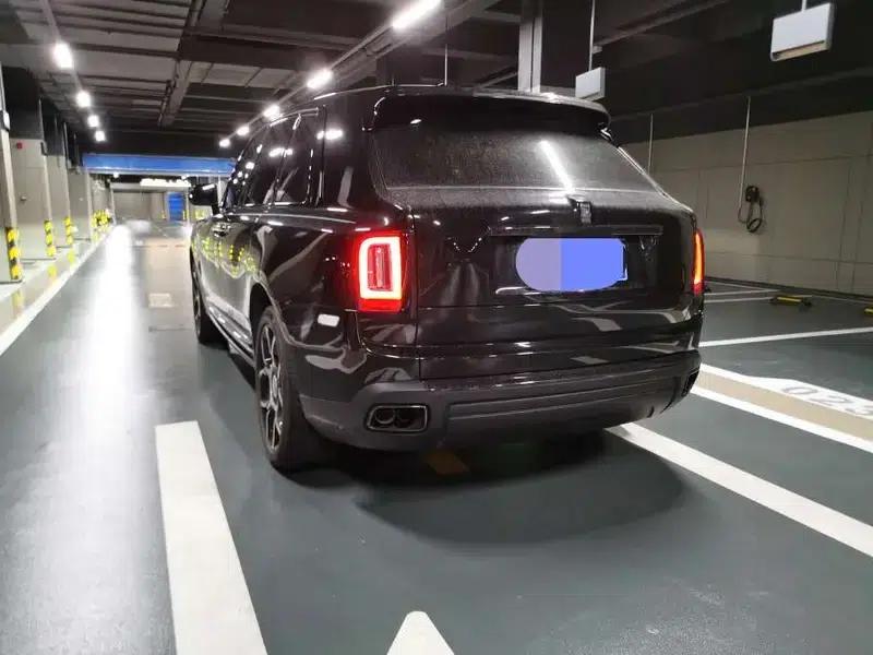 2024 Cullinan Black Badge — миниатюра 6
