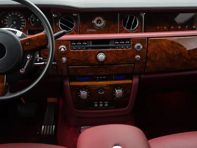2011 Phantom 6.7L Automatic Rear-Wheel Drive 4-Seater Factory Custom Edition — миниатюра 11
