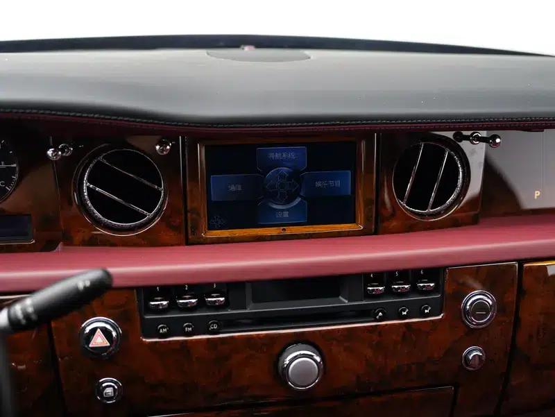 2011 Phantom 6.7L Automatic Rear-Wheel Drive 4-Seater Factory Custom Edition — миниатюра 14