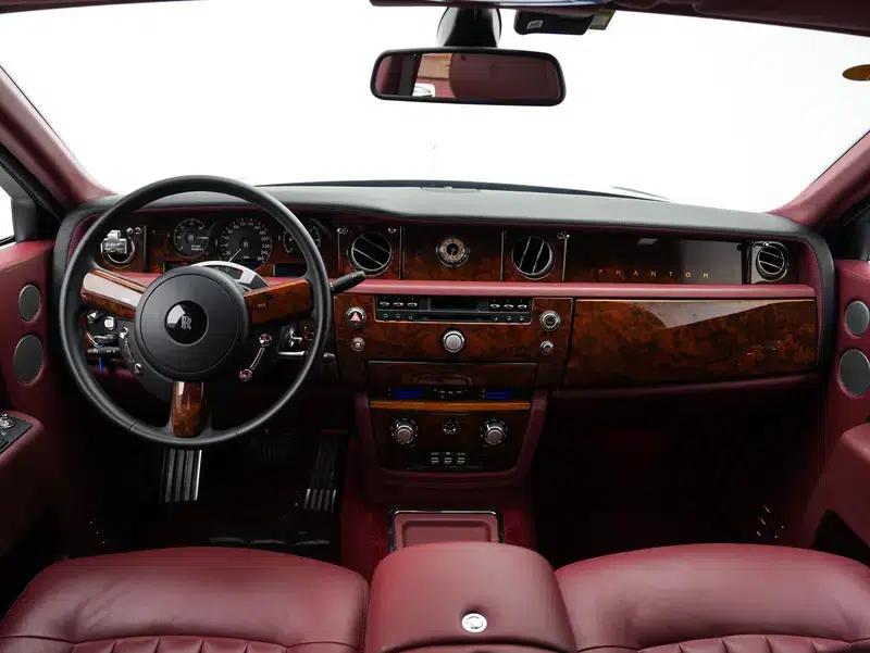 2011 Phantom 6.7L Automatic Rear-Wheel Drive 4-Seater Factory Custom Edition — миниатюра 16