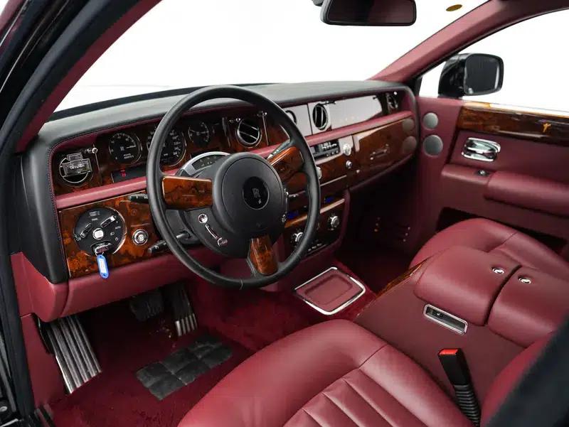 2011 Phantom 6.7L Automatic Rear-Wheel Drive 4-Seater Factory Custom Edition — миниатюра 21