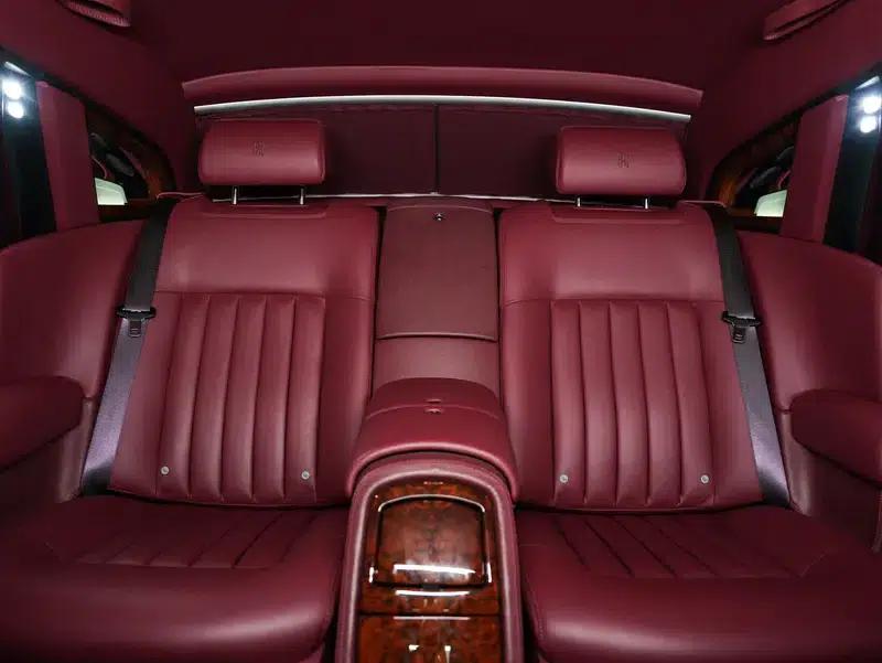2011 Phantom 6.7L Automatic Rear-Wheel Drive 4-Seater Factory Custom Edition — миниатюра 26