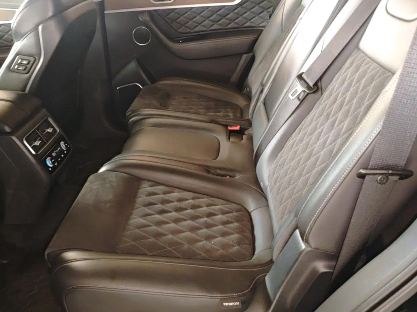 Hongqi HS7 2021 2.0T DCT Two-Wheel Drive Smart Connect Flagship Edition — миниатюра 25