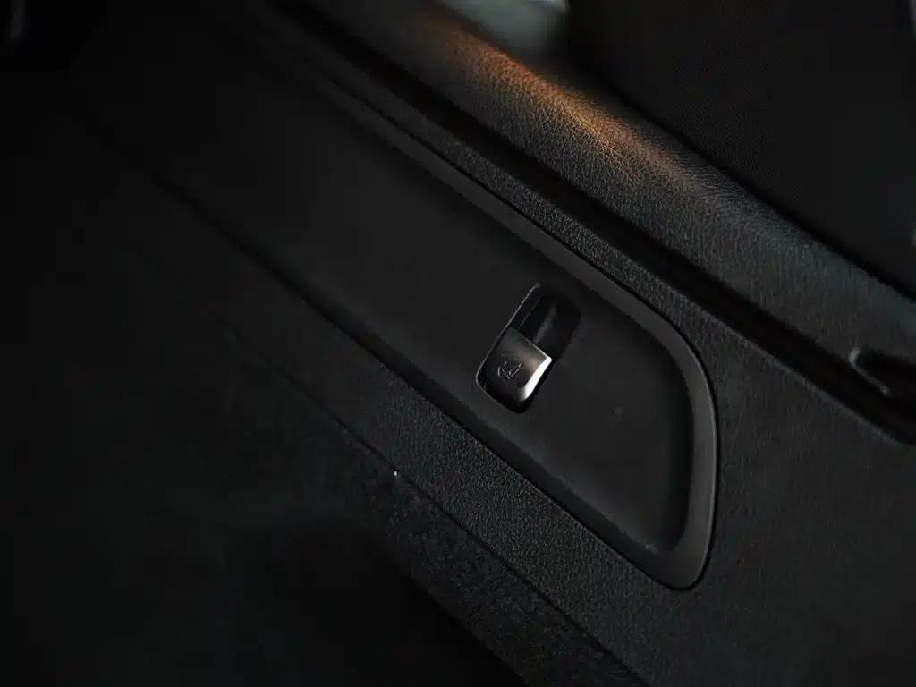 2017 Mercedes-Benz GLC AMG 43 4MATIC — миниатюра 38