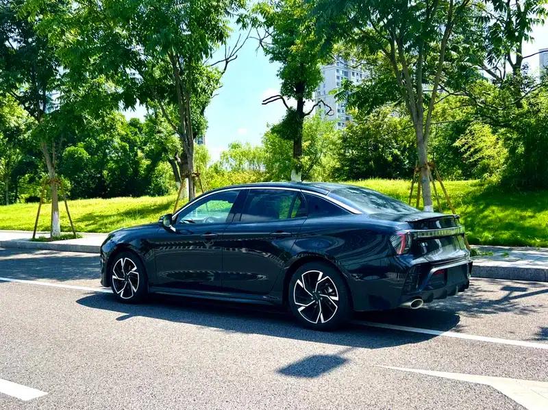 Lynk & Co 03 2023 1.5TD DCT Pro — миниатюра 4