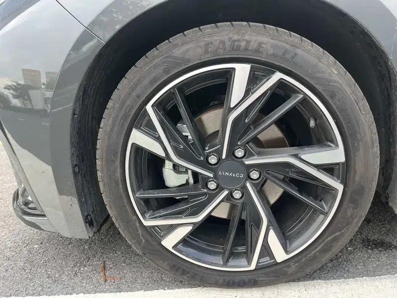 Lynk & Co 03 2025 1.5TD DCT Champion Edition Pro — миниатюра 12