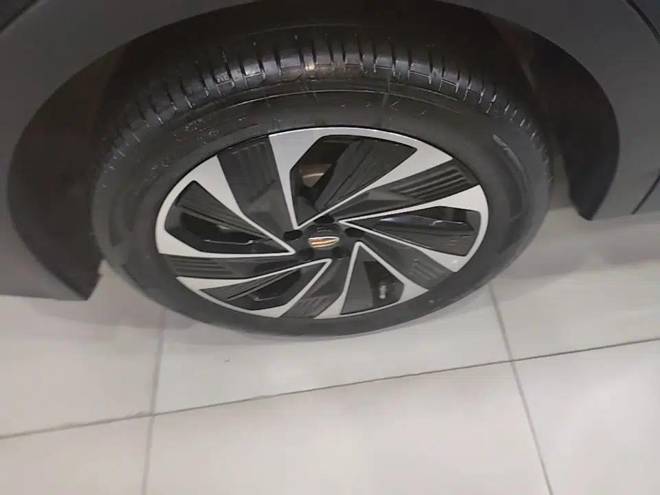 Hongqi HS7 PHEV 2024 2.0T PHEV Four-Wheel Drive Flagship Edition 7 Seats — миниатюра 16