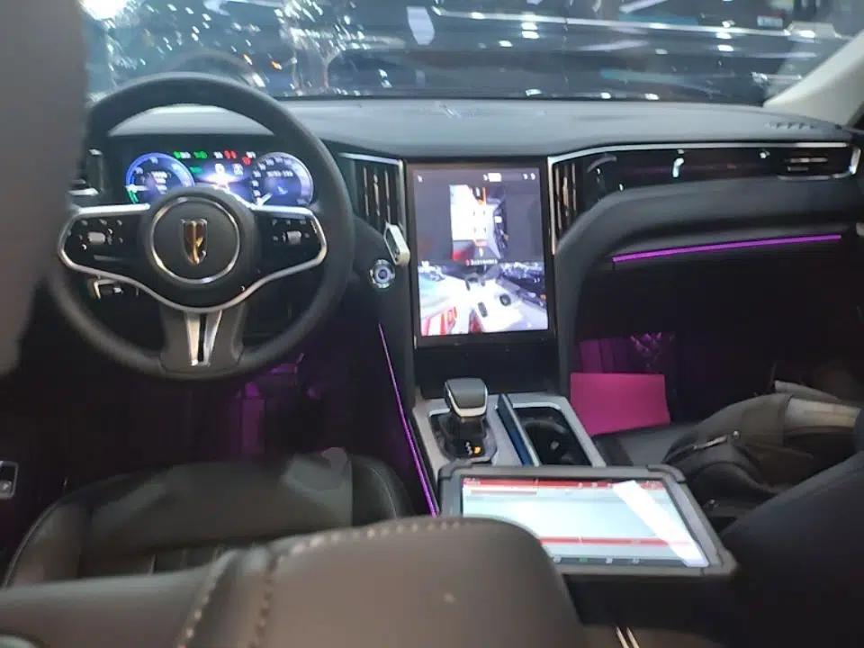 Hongqi HS7 PHEV 2024 2.0T PHEV Four-Wheel Drive Flagship Edition 7 Seats — миниатюра 17