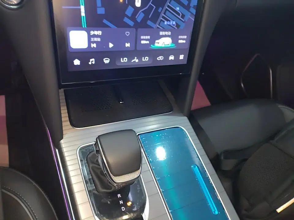 Hongqi HS7 PHEV 2024 2.0T PHEV Four-Wheel Drive Flagship Edition 7 Seats — миниатюра 21