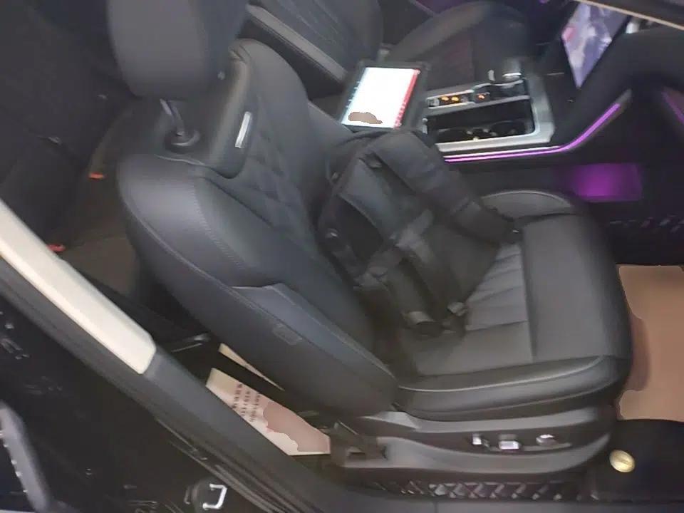 Hongqi HS7 PHEV 2024 2.0T PHEV Four-Wheel Drive Flagship Edition 7 Seats — миниатюра 24
