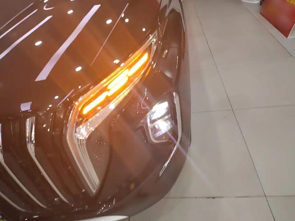 Hongqi HS7 PHEV 2024 2.0T PHEV Four-Wheel Drive Flagship Edition 7 Seats — миниатюра 8