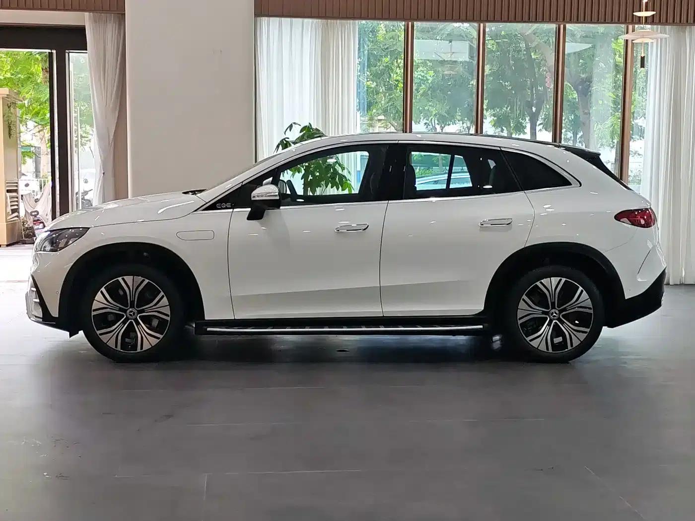 Mercedes-Benz EQE SUV 2024 500 4MATIC Luxury Edition — миниатюра 4