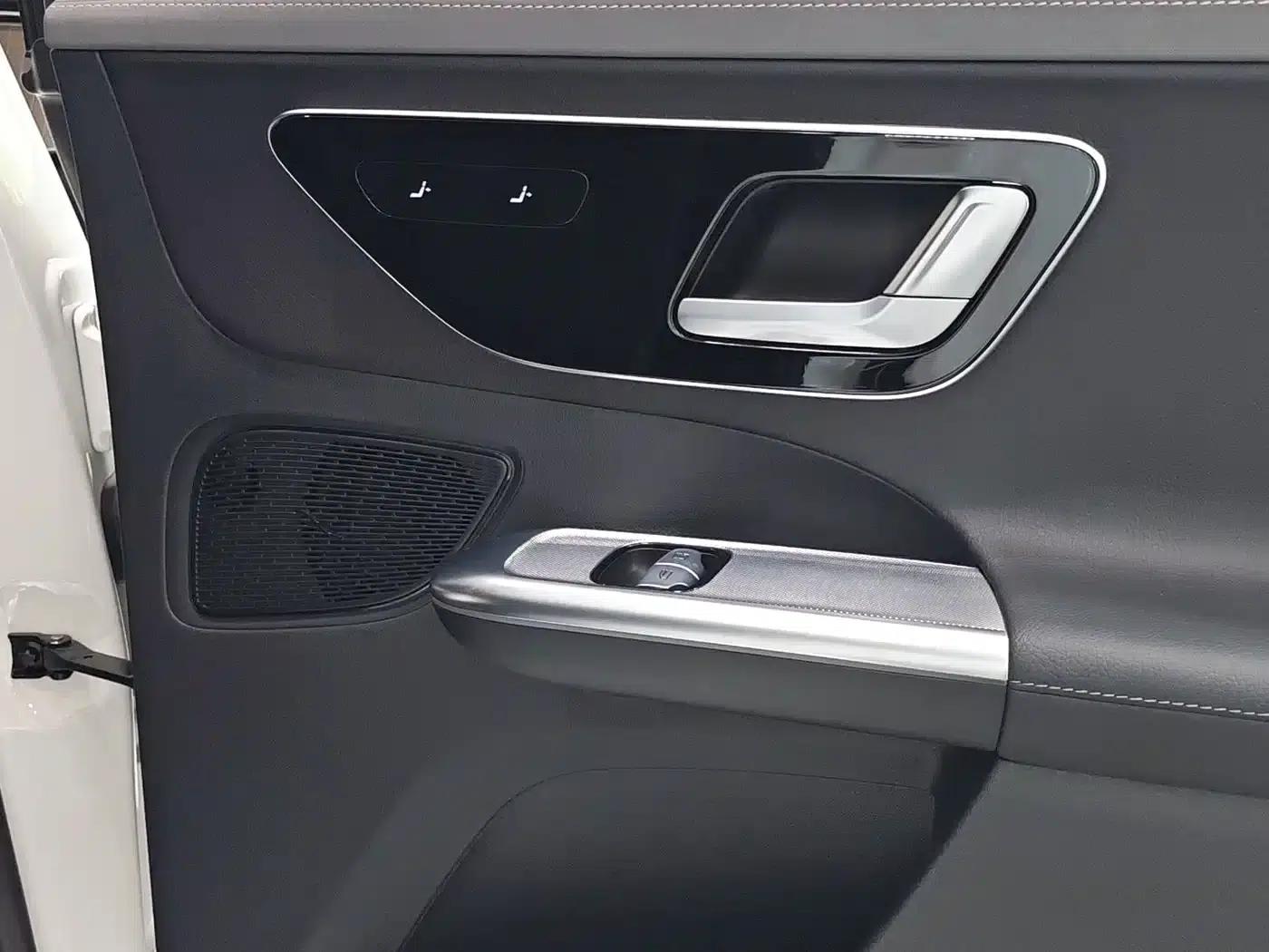 Mercedes-Benz EQE SUV 2024 500 4MATIC Luxury Edition — миниатюра 6