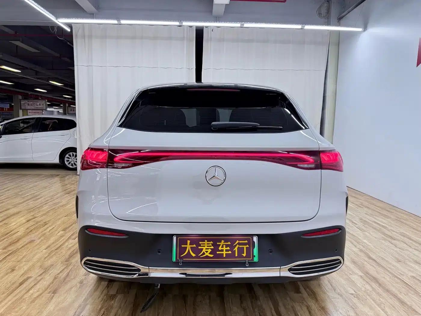 Mercedes-Benz EQE SUV 2023 350 4MATIC Luxury Edition — миниатюра 4