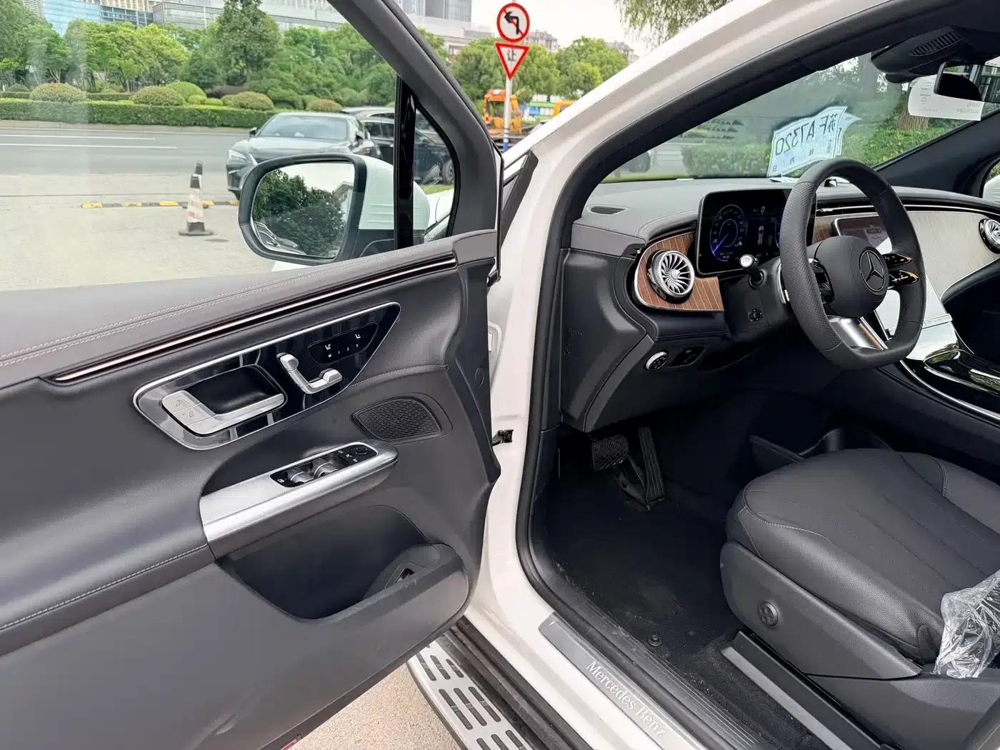 Mercedes-Benz EQE SUV 2024 500 4MATIC Pioneer Edition — миниатюра 6