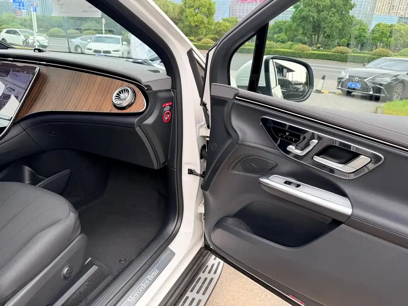 Mercedes-Benz EQE SUV 2024 500 4MATIC Pioneer Edition — миниатюра 10