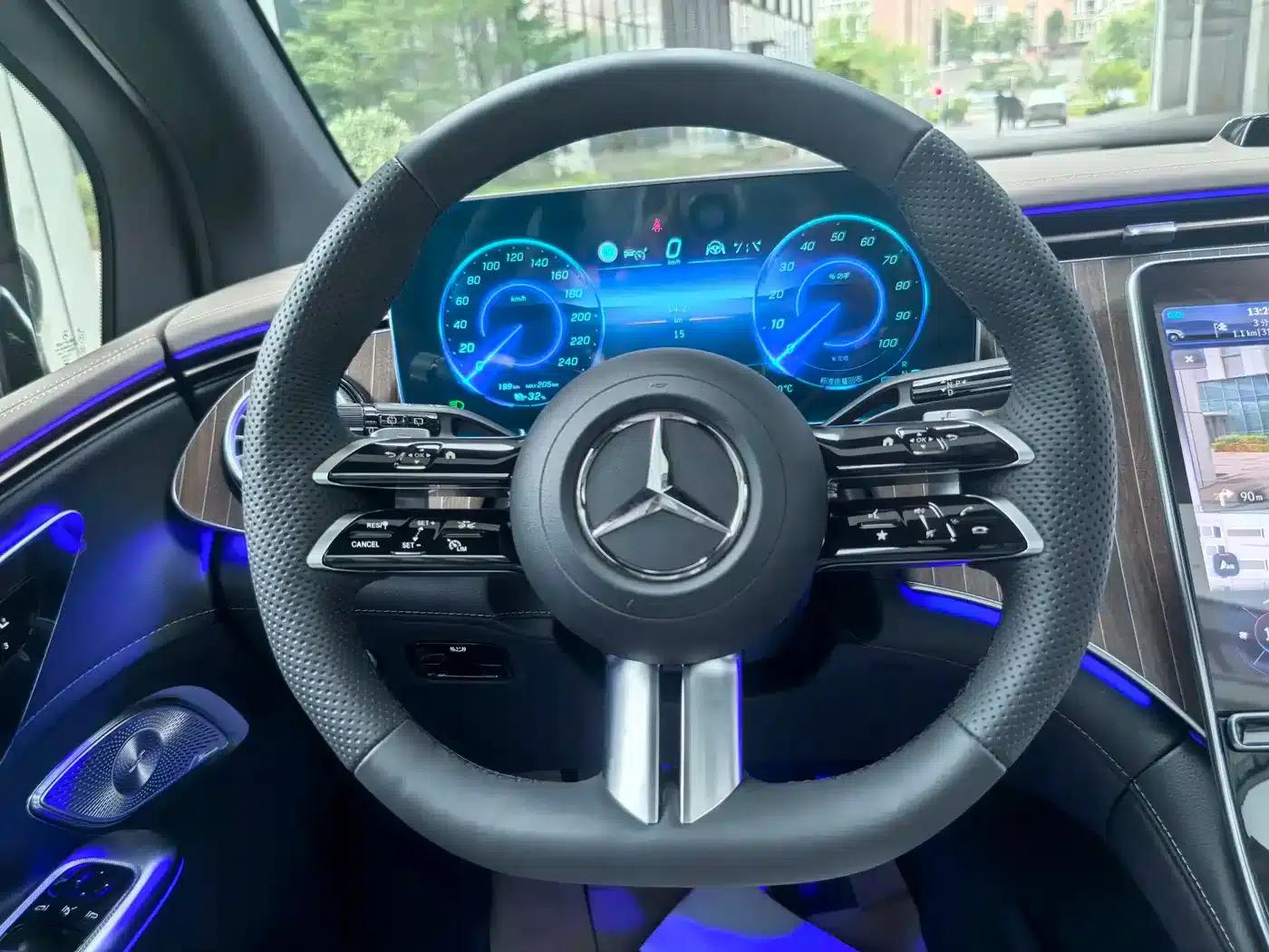Mercedes-Benz EQE SUV 2024 500 4MATIC Luxury Edition — миниатюра 17