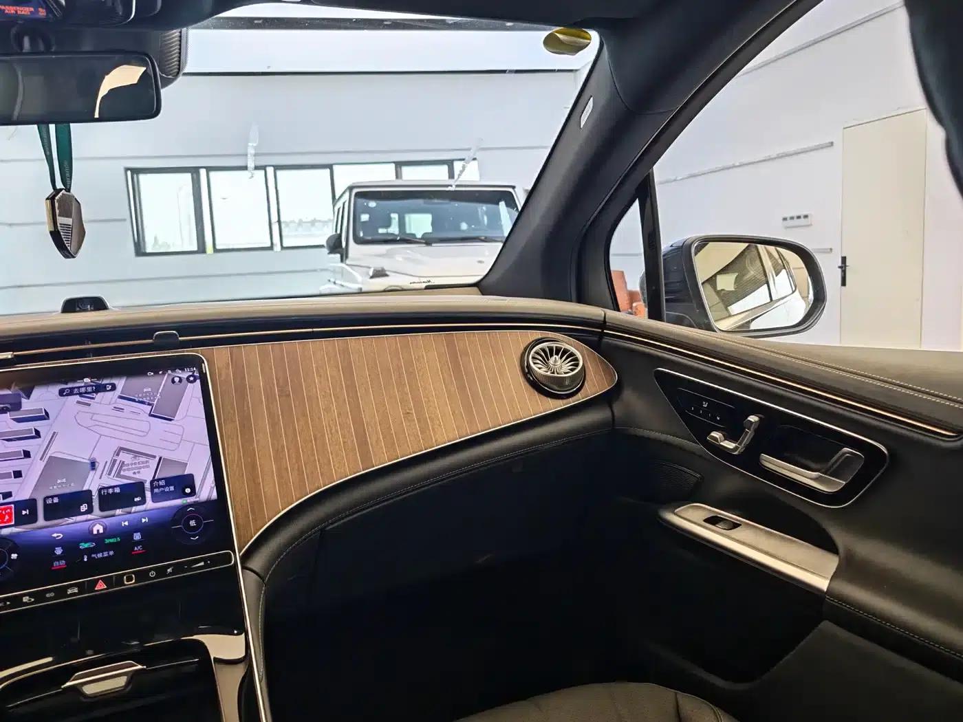 Mercedes-Benz EQE SUV 2024 500 4MATIC Luxury Edition — миниатюра 12