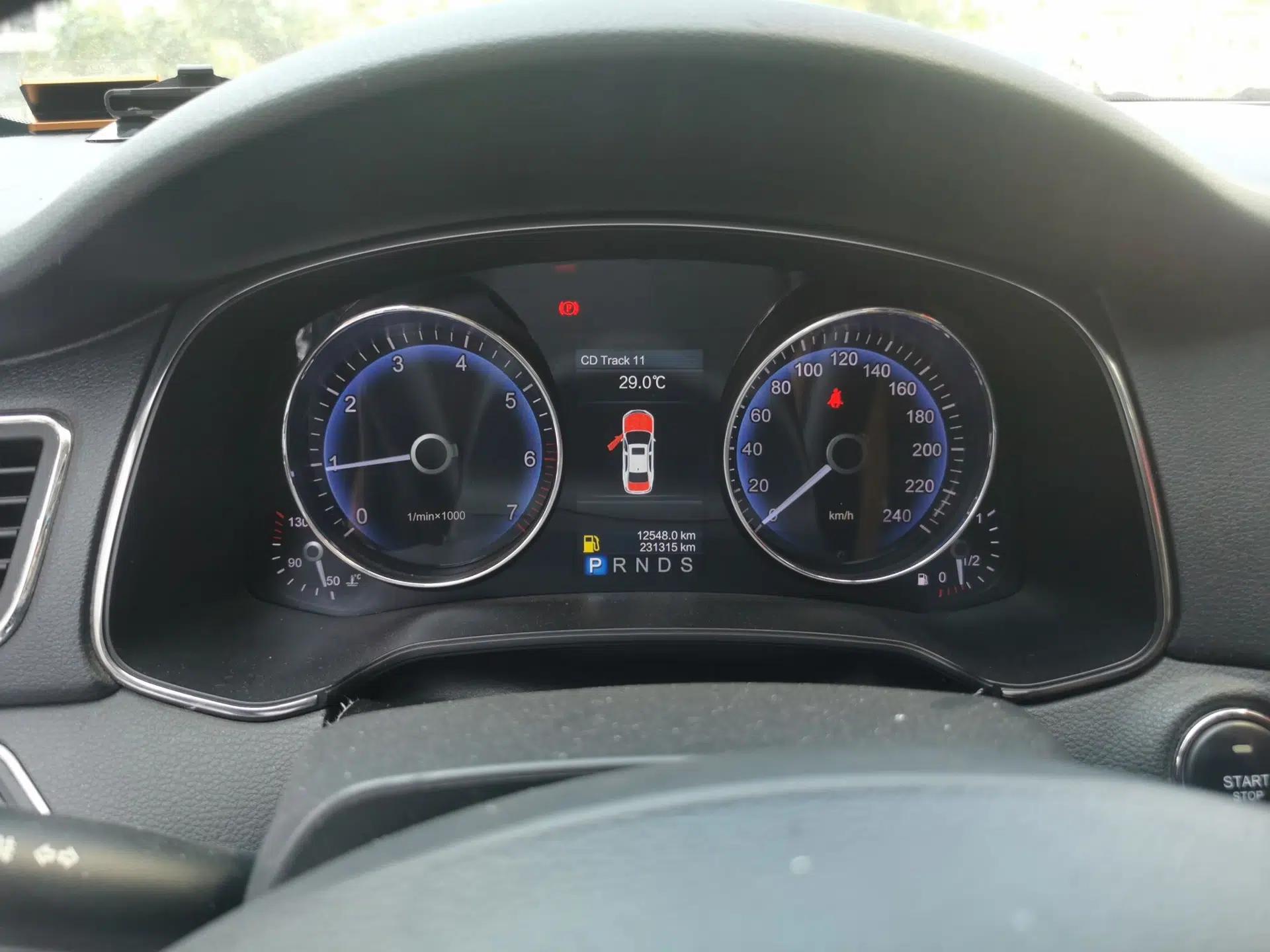 Hongqi H7 2015 2.0T Luxury Model — миниатюра 11