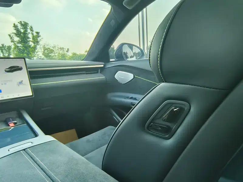 Lynk & Co 10 EM-P 2025 240 AWD Ultra Sport Edition — миниатюра 18