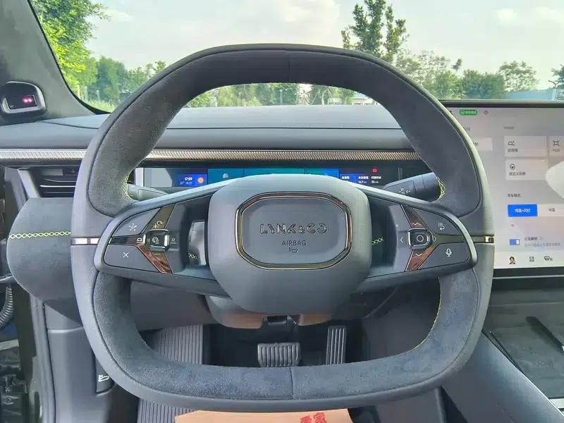 Lynk & Co 10 EM-P 2025 240 AWD Ultra Sport Edition — миниатюра 26