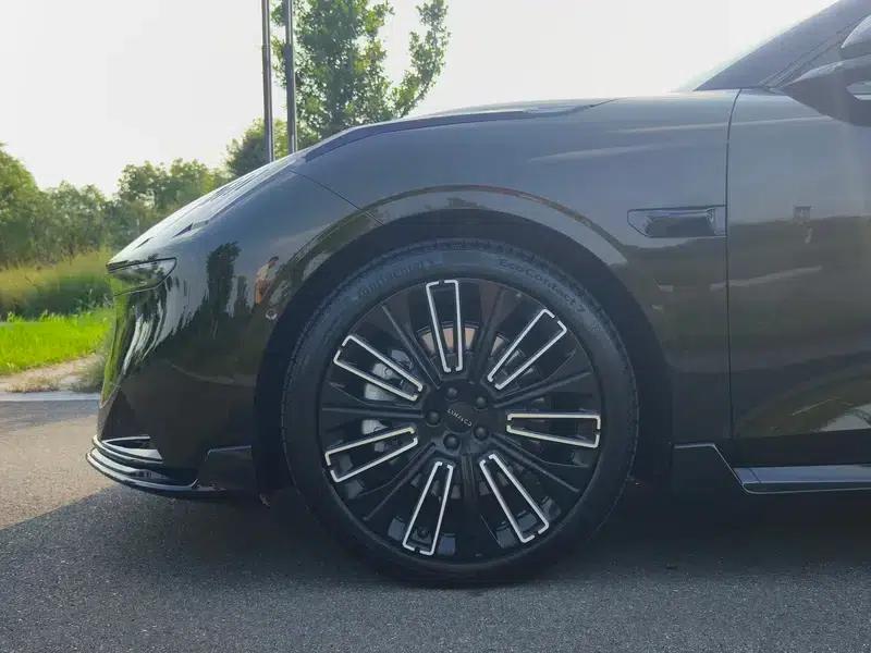 Lynk & Co 10 EM-P 2025 240 AWD Ultra Sport Edition — миниатюра 10