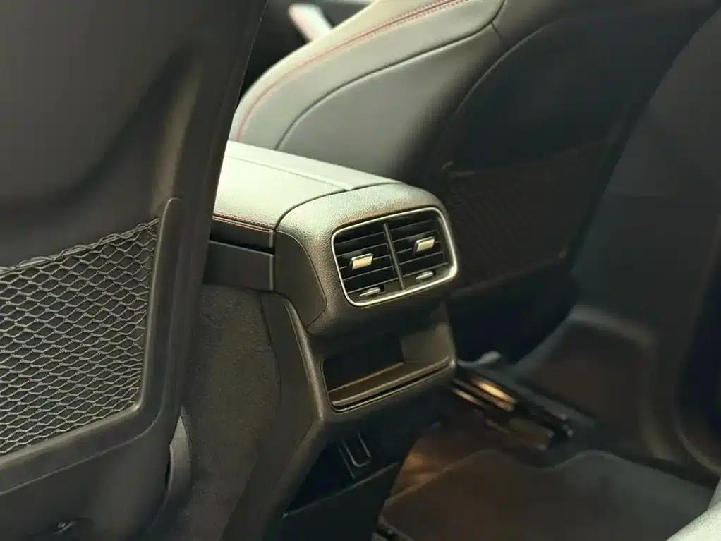2023 Mercedes-Benz GLE Coupe AMG Model: AMG GLE 53 4MATIC+ Coupe SUV — миниатюра 16