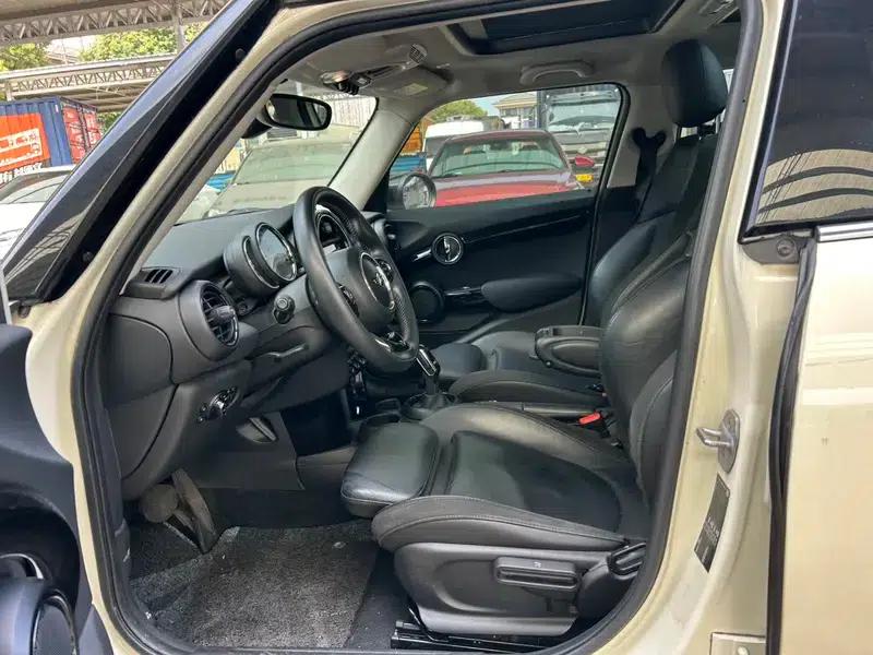 MINI 2019 1.5T COOPER Artist 5-Door Edition — миниатюра 12