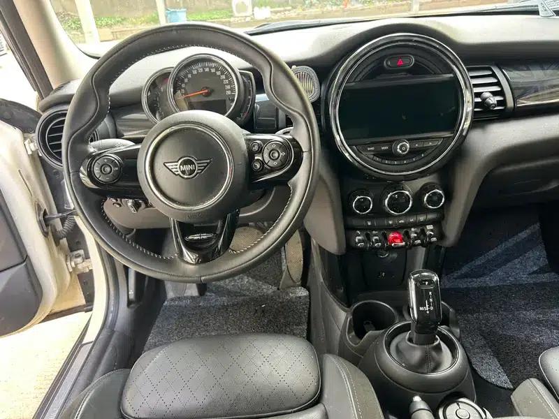 MINI 2019 1.5T COOPER Artist 5-Door Edition — миниатюра 9