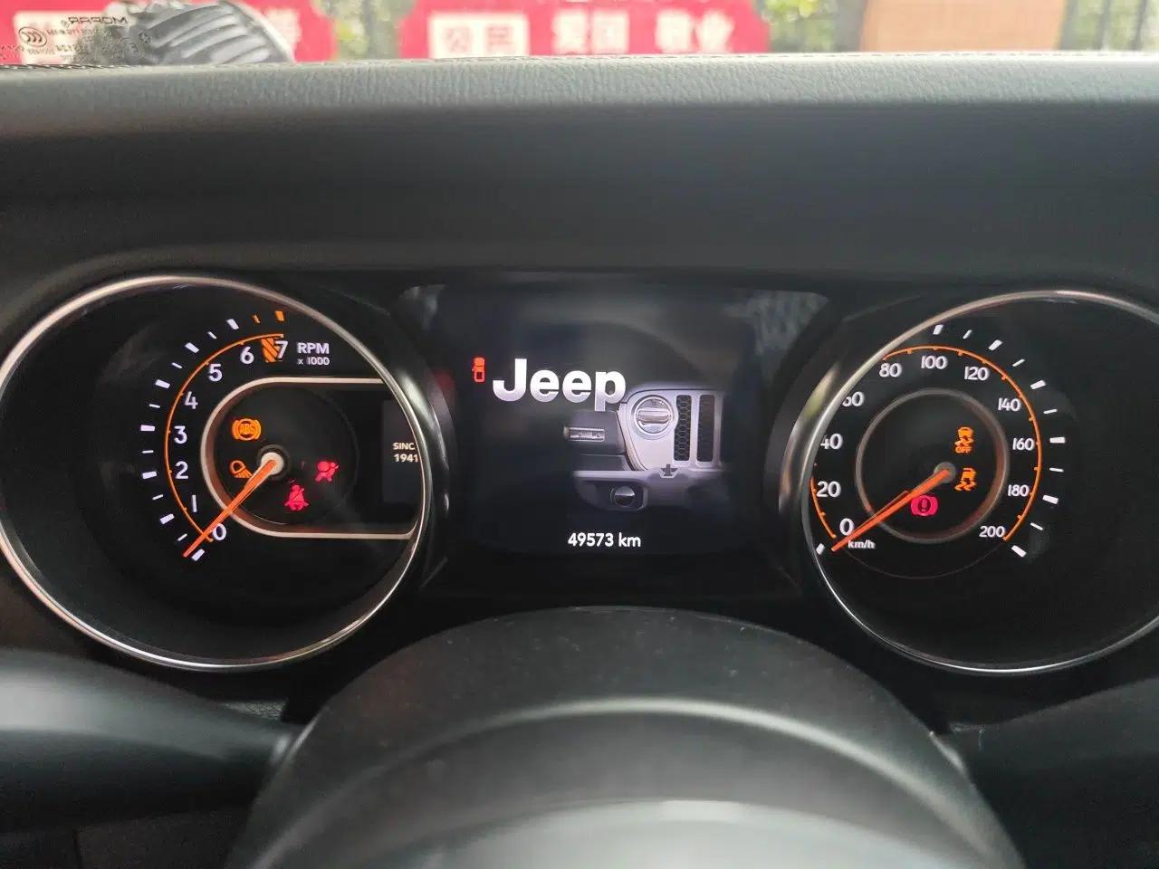 Jeep Gladiator 2022 3.6L Pioneer Edition — миниатюра 11