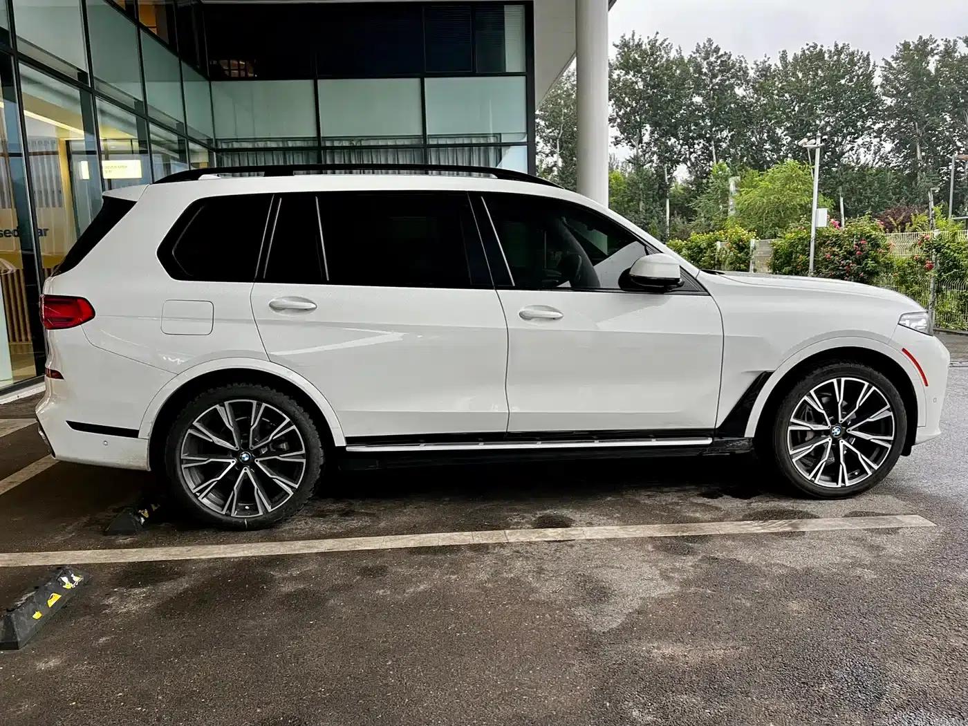 BMW X7 2020 xDrive40i Individual Limited Edition M Sport Package — миниатюра 3