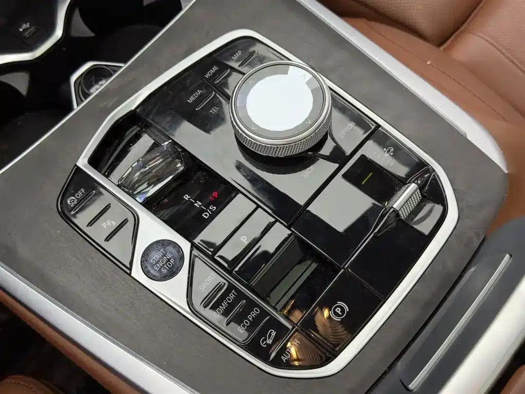 BMW X7 2023 xDrive40i M Sport Package — миниатюра 13
