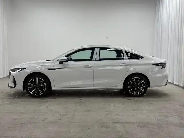 Chery Arrizo 8 2025 1.6TGDI DCT (Standard) — миниатюра 4