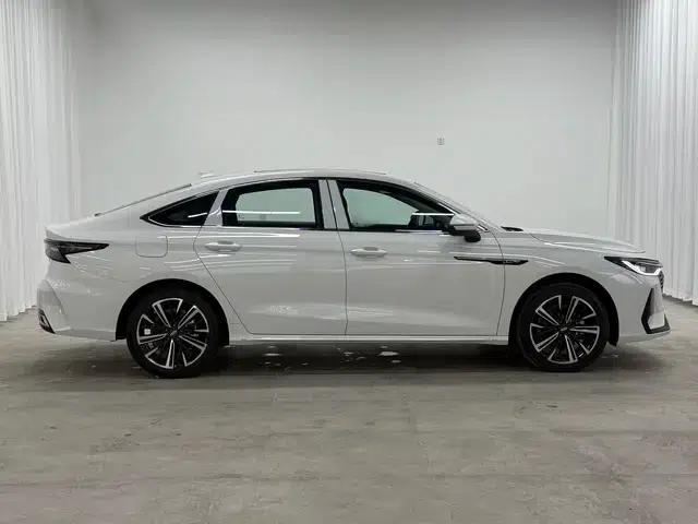 Chery Arrizo 8 2025 1.6TGDI DCT (Standard) — миниатюра 8