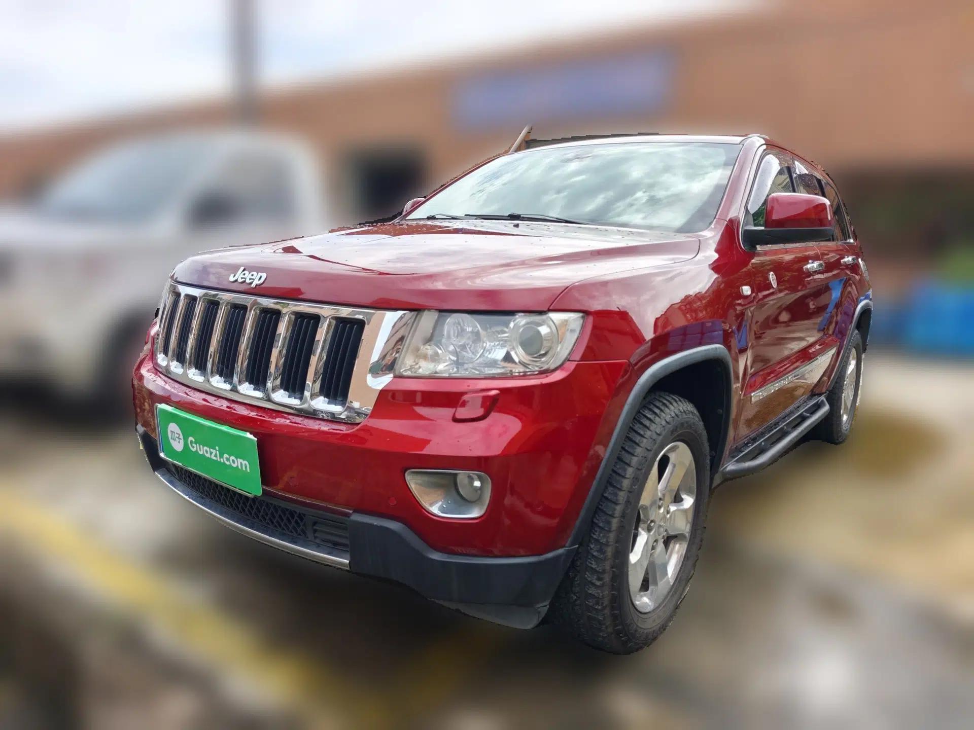 Jeep Grand Cherokee 2012 3.6L Luxury Navigation Edition — миниатюра 1