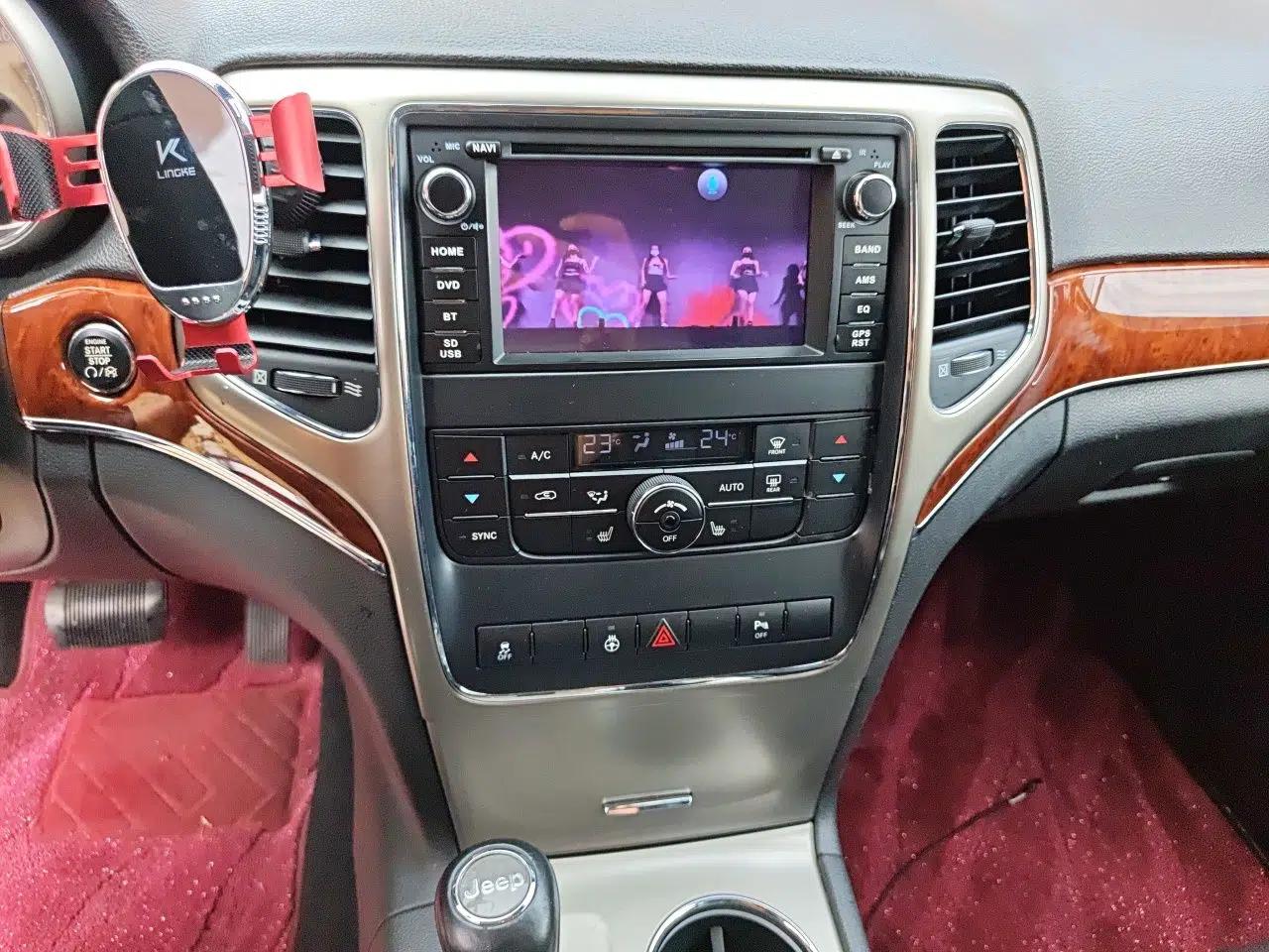 Jeep Grand Cherokee 2012 3.6L Luxury Navigation Edition — миниатюра 13