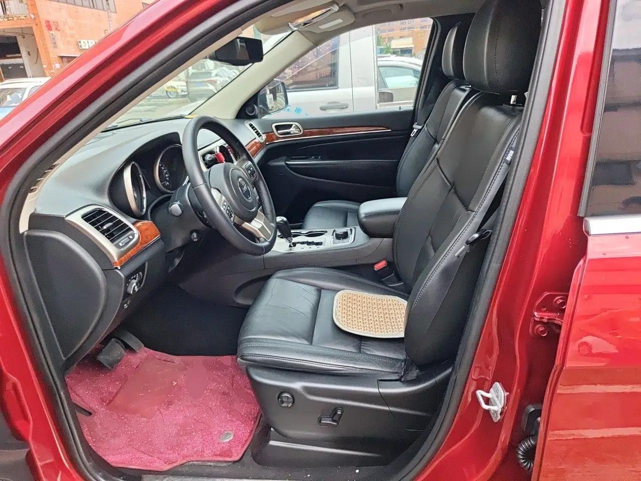 Jeep Grand Cherokee 2012 3.6L Luxury Navigation Edition — миниатюра 15