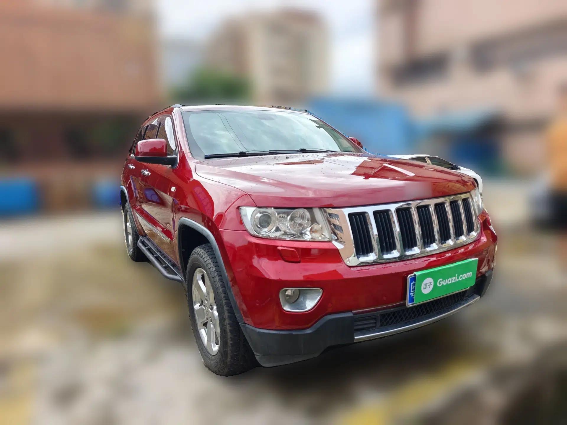 Jeep Grand Cherokee 2012 3.6L Luxury Navigation Edition — миниатюра 3