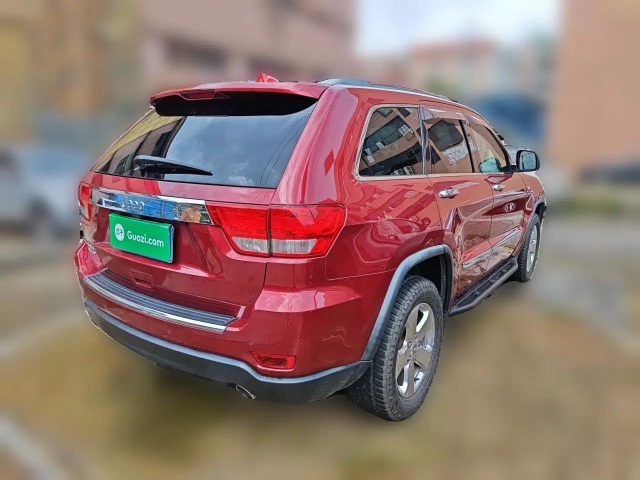 Jeep Grand Cherokee 2012 3.6L Luxury Navigation Edition — миниатюра 6