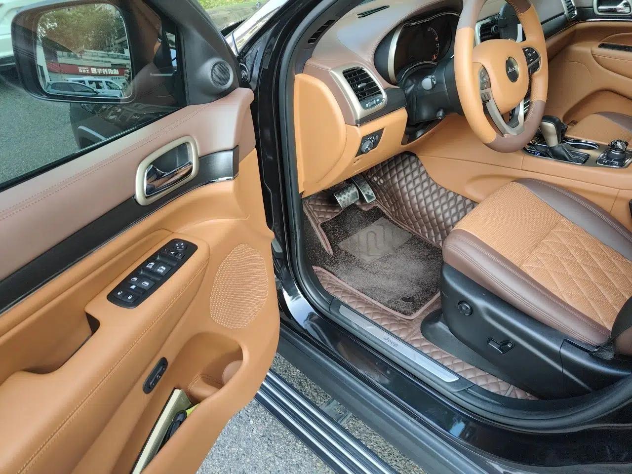 Jeep Grand Cherokee 2016 3.0L Comfort Navigation Edition — миниатюра 16
