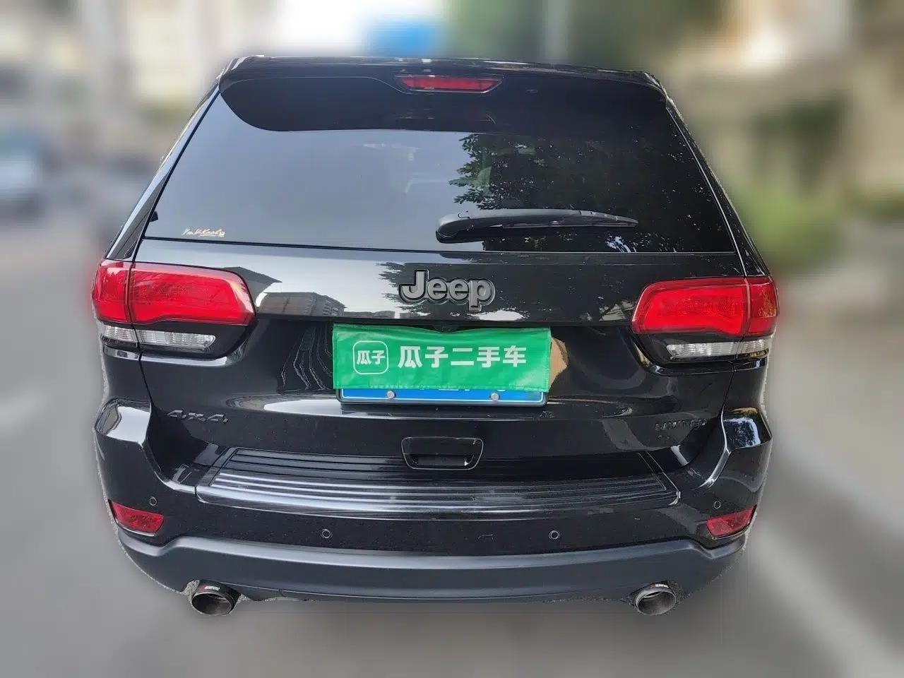 Jeep Grand Cherokee 2016 3.0L Comfort Navigation Edition — миниатюра 5