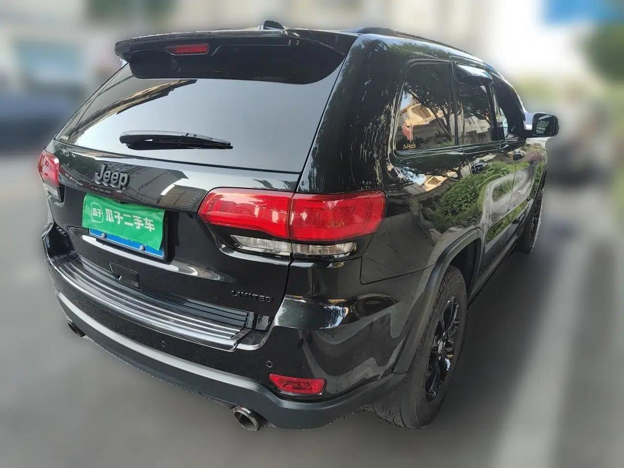 Jeep Grand Cherokee 2016 3.0L Comfort Navigation Edition — миниатюра 6
